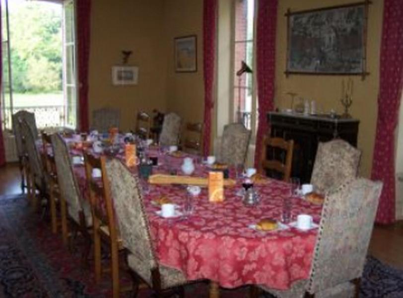 Chateau Des Bouffards Brinon-sur-Sauldre Buitenkant foto